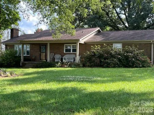 Front view from the driveway