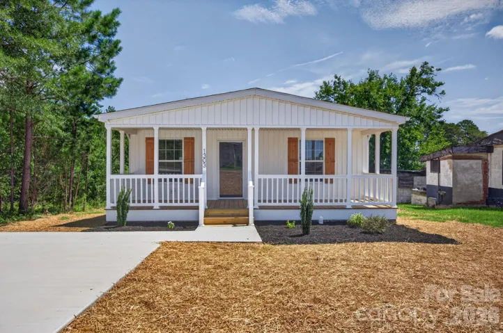 Welcome to 1330 Elrado St!