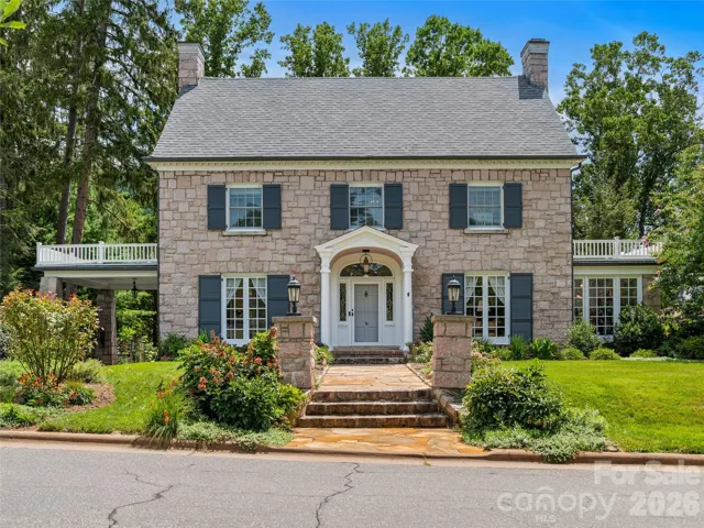14 Griffing Blvd.