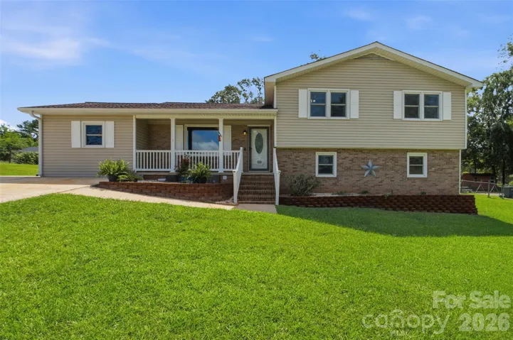 220 Hunstanton Dr