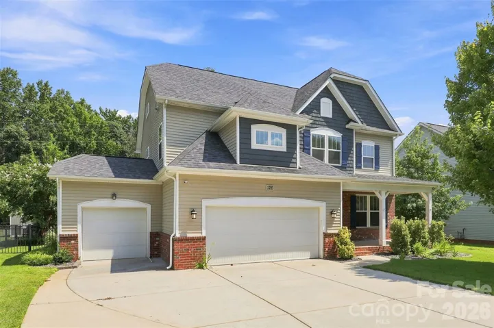 126 Misty Woods Dr