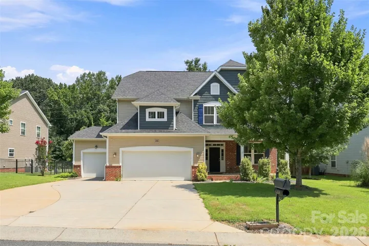 126 Misty Woods Dr