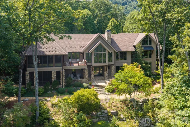 Welcome to Eagle Ridge Lodge