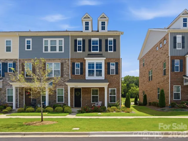 End Unit Townhome in heart of Mint Hill