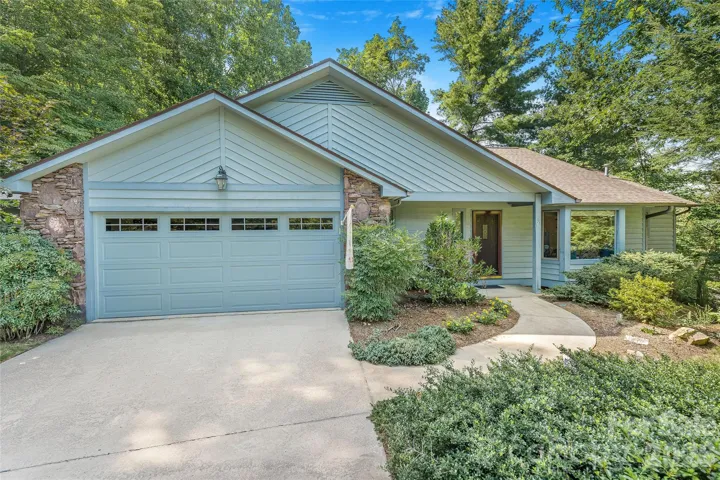 Welcome to 31 Hillcreek Drive.