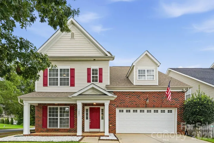 Move-in ready in Matthews with space, updates and neighborhood amenities to enjoy.