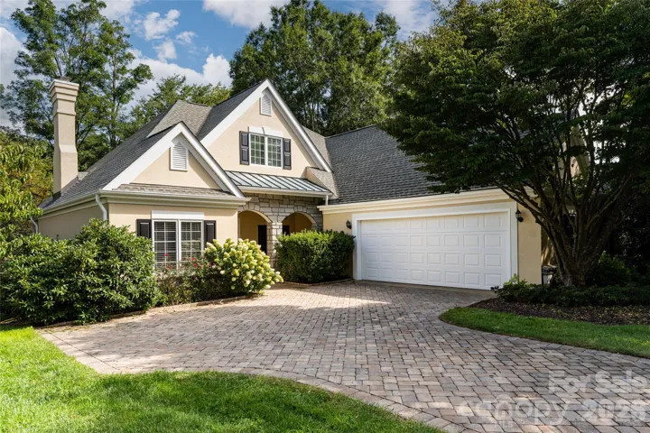 Welcome to 8 Clovelly!