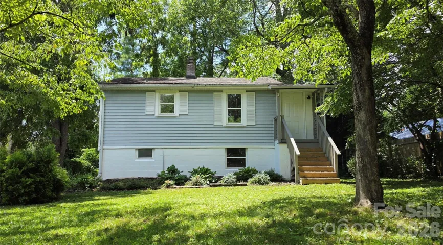 Front elevation 827 Forest St