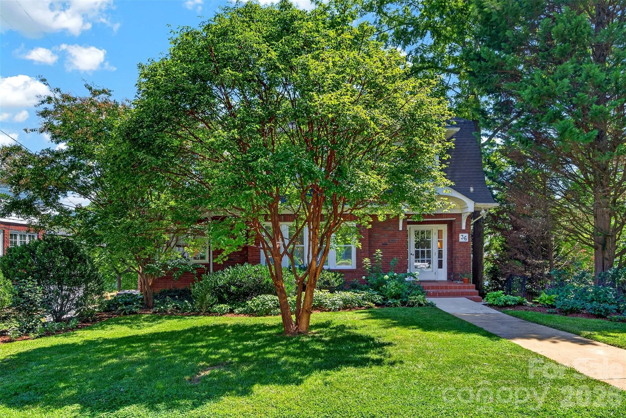 36 Mount Vernon Circle, Asheville, North Carolina 28804