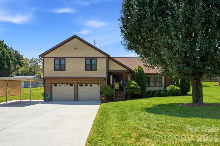 Welcome to 118 Sherwood Drive!