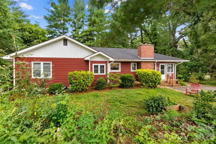Great curb appeal!