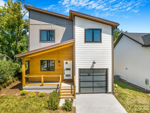 Beautifully designed and Ideally Located Oakley Home!