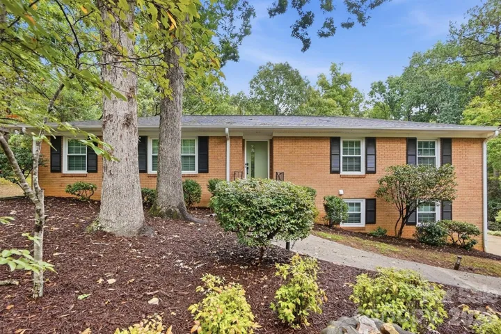 Welcome home to 1814 Summerhill Drive!