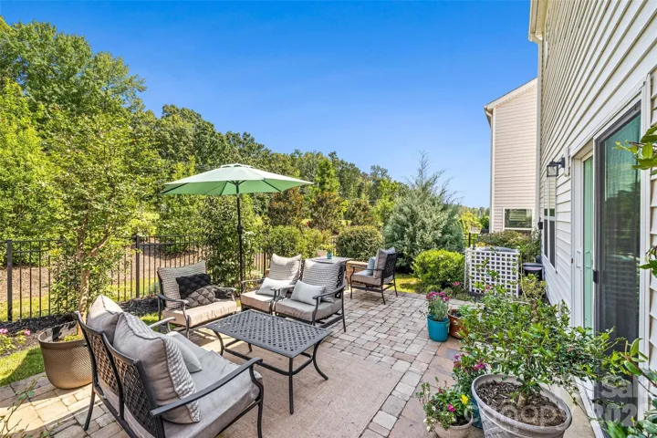 "Fall" in love Patio
