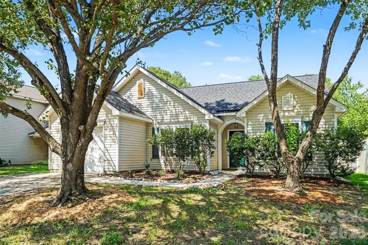 Beautifully Updated Ranch in the sought-after Charlotte 28269 Zip Code