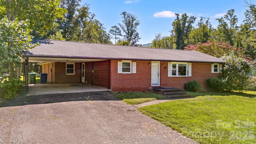 376 School Road East