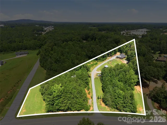Almost 5 acres of privacy