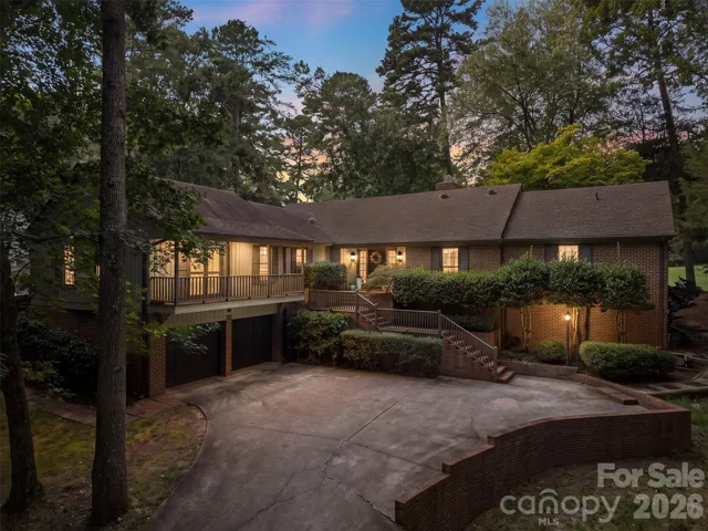 Welcome to 10 Bald Eagle Road in gated River Hills