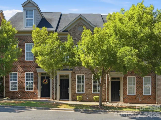 Welcome to 9533 Longstone Lane in Cedar Walk!