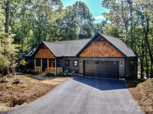 Brand new construction & a perfect floor plan ...