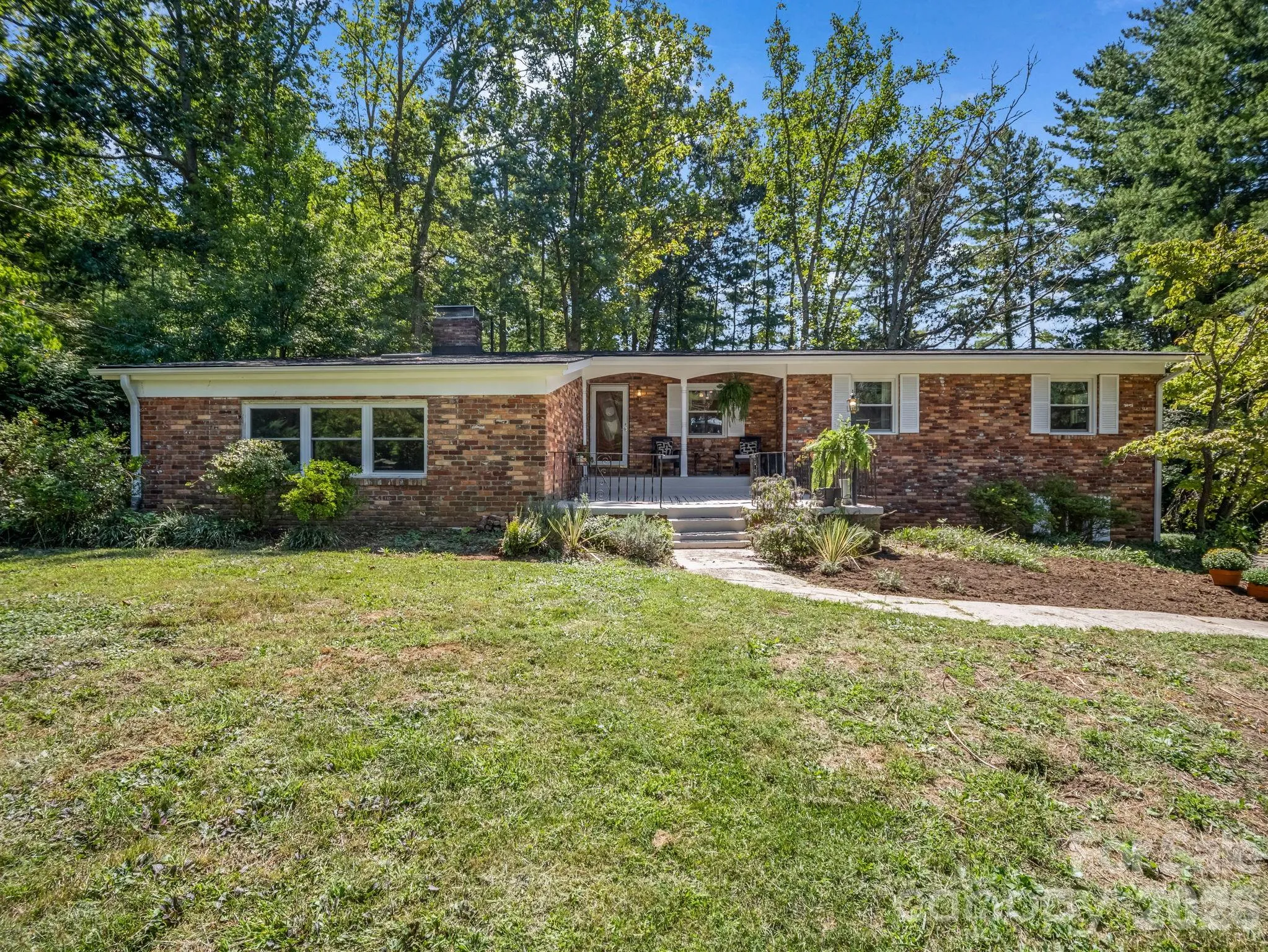 21 Sleepy Hollow Drive, Asheville, North Carolina 28805