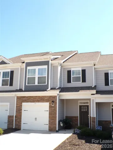 Welcome home to 63 Creekview Rd