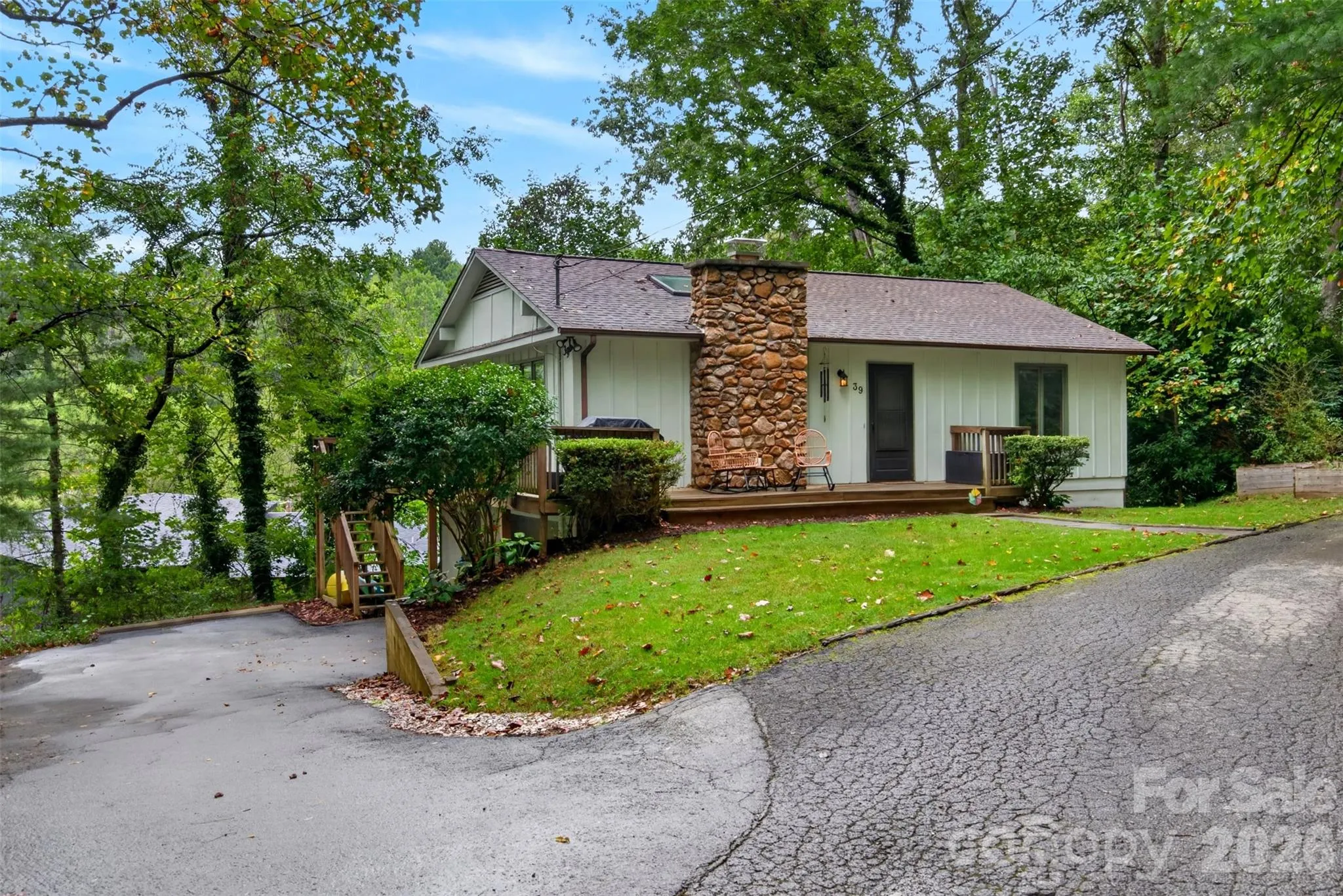 39 Spooks Branch Extension, Asheville, North Carolina 28804