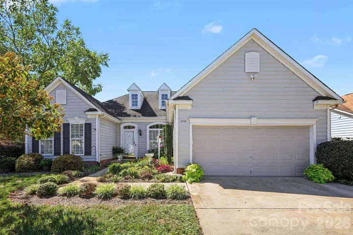 Welcome to 6714 Mimosa Street in Lake Park