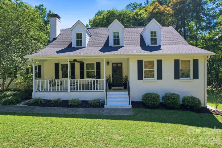 Welcome to 908 Chambwood Road!