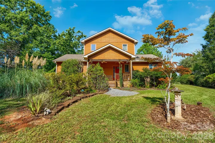 Front level yard