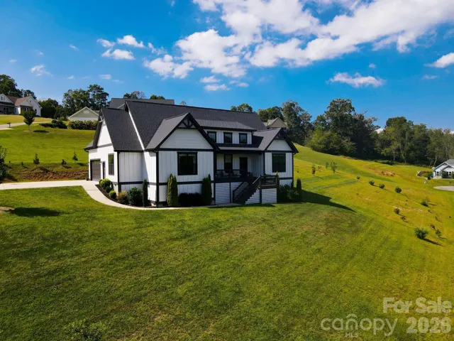 Beautifully Maintained Arts and Craft Home