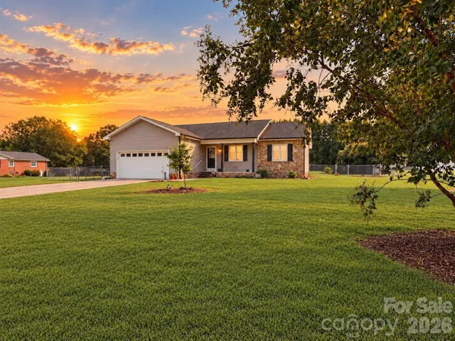 Welcome Home to one level living.