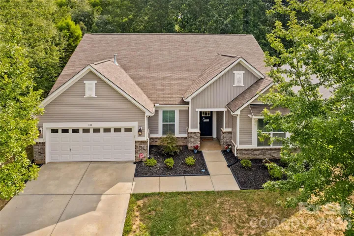 Welcome to 111 Paradise Hills Circle, Mooresville NC 28115
