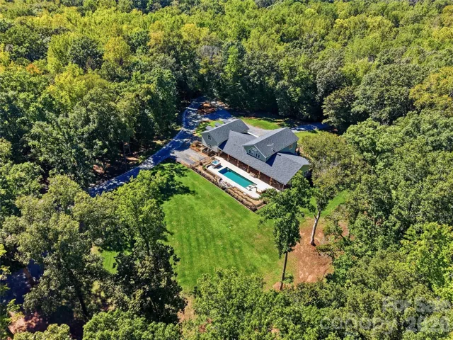 Welcome to 317 Windmill Lane-Sunshine Acres