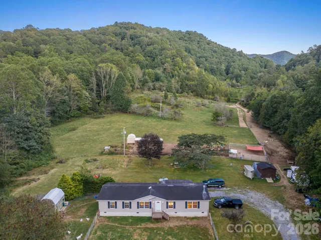 Welcome to 1102 Price Town Rd, Clyde!