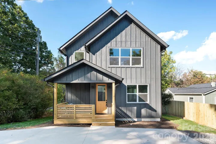 Brand-New Home Near Lake Tomahawk In Black Mountain