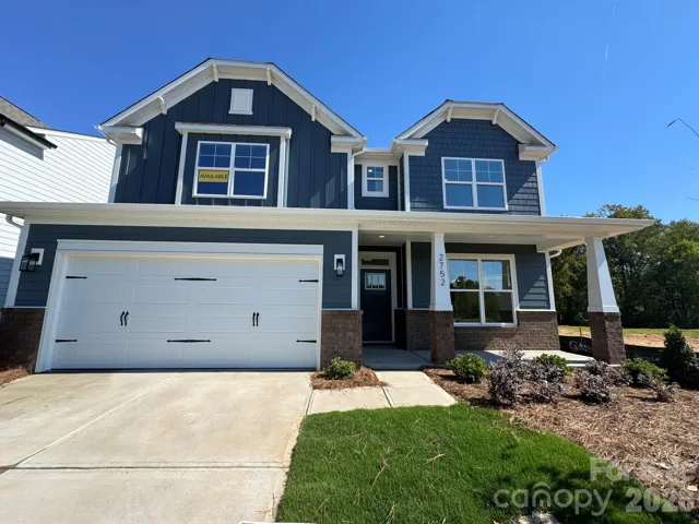 Homesite 18 features a Davidson E floorplan