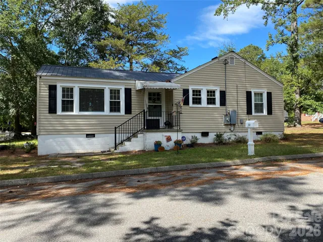 Comfy Cottage is Move In Ready