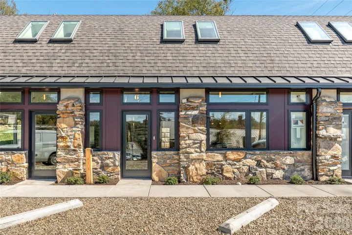6 Roberts: the second townhome at The Treadway.