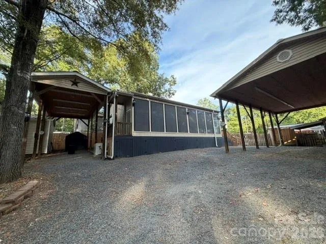Main View & Carport
