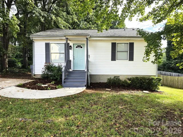 Adorable fully renovated ranch home in convenient Ashley Park area