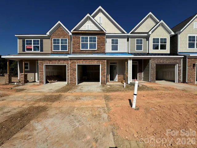Homesite 222 features a Bristol J floorplan