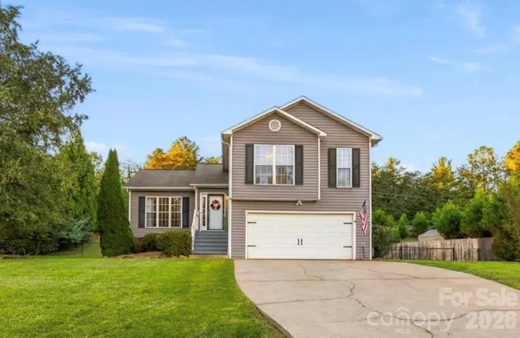 Welcome to 106 S River Glen Dr!