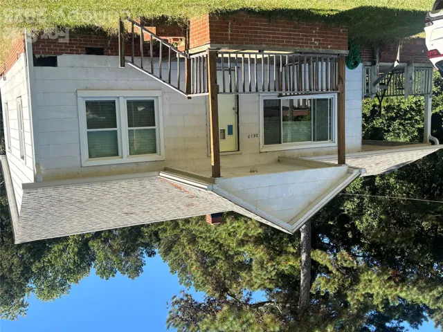 Front view of home
