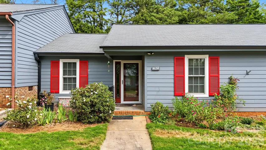 Beautiful entry with covered front porch
