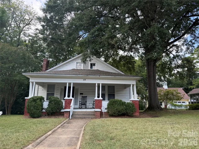 Charming 1927 Bungalow in the heart of Concord! Near downtown shops, restaurants, nightlife, government buildings, offices, and mroe.
