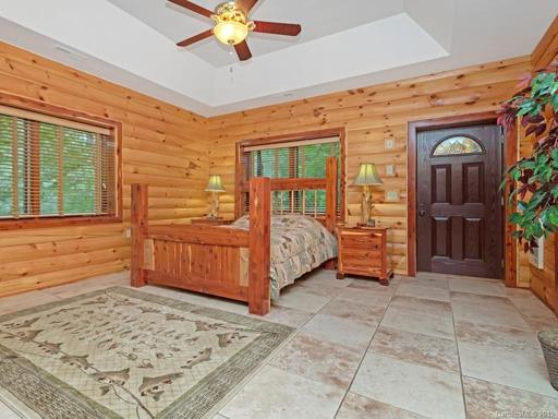 Master with direct access to wrap around deck