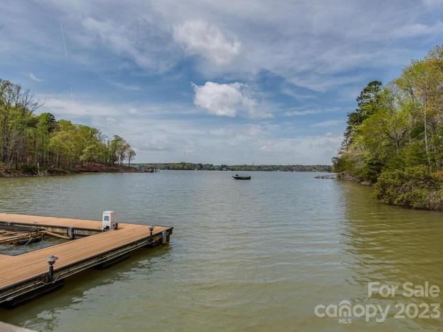 Owners Private Boat Dock-2 slips w/2 lifts