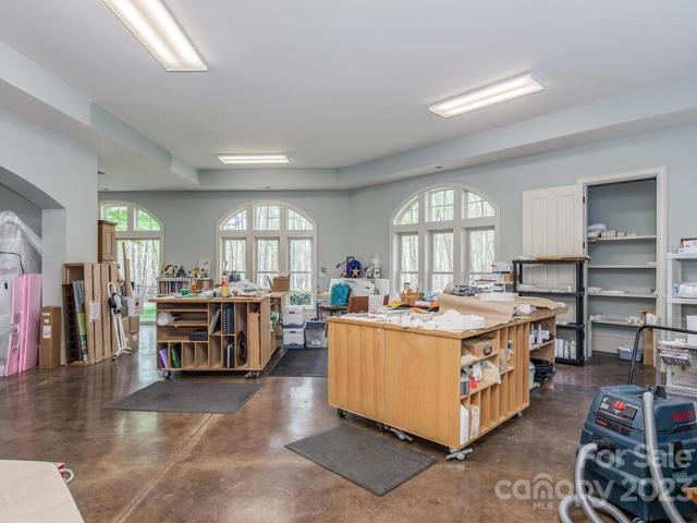 Studio-Flex Space-lower level