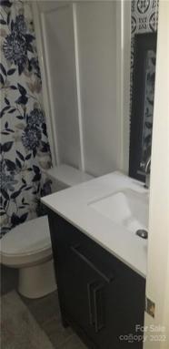 Main level 2nd bathroom